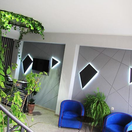 Nice Hotel Yerevan Exterior photo